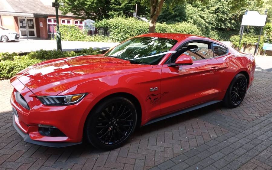 Ford Mustang GT 5.0 V8 wedding car