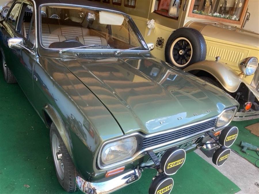 Ford Escort wedding car