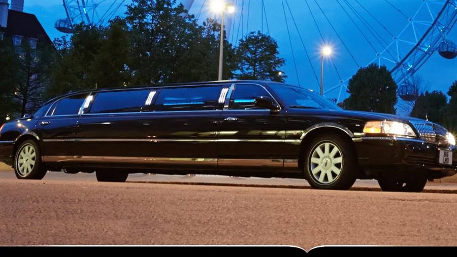 Lincoln Town Car Stretched wedding car