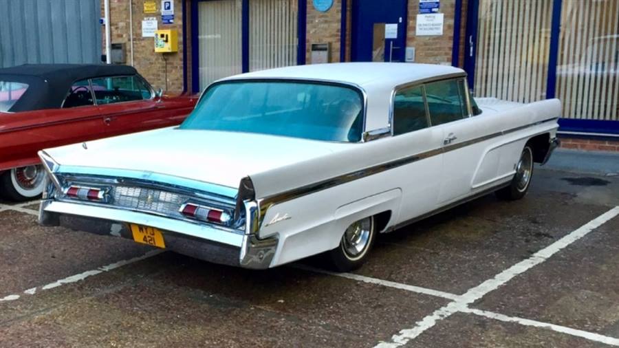 Lincoln 1960 wedding car