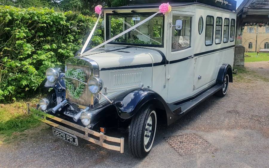 Asquith Vintage Bus wedding car