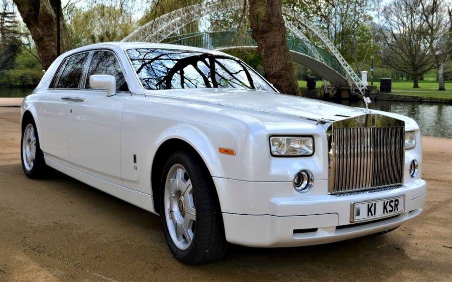 RollsRoyce Phantom Rồng bản giới hạn 33 chiếc toàn cầu làm xe hoa trong  đám cưới nhỏ tại Sài Gòn  CafeAutoVn