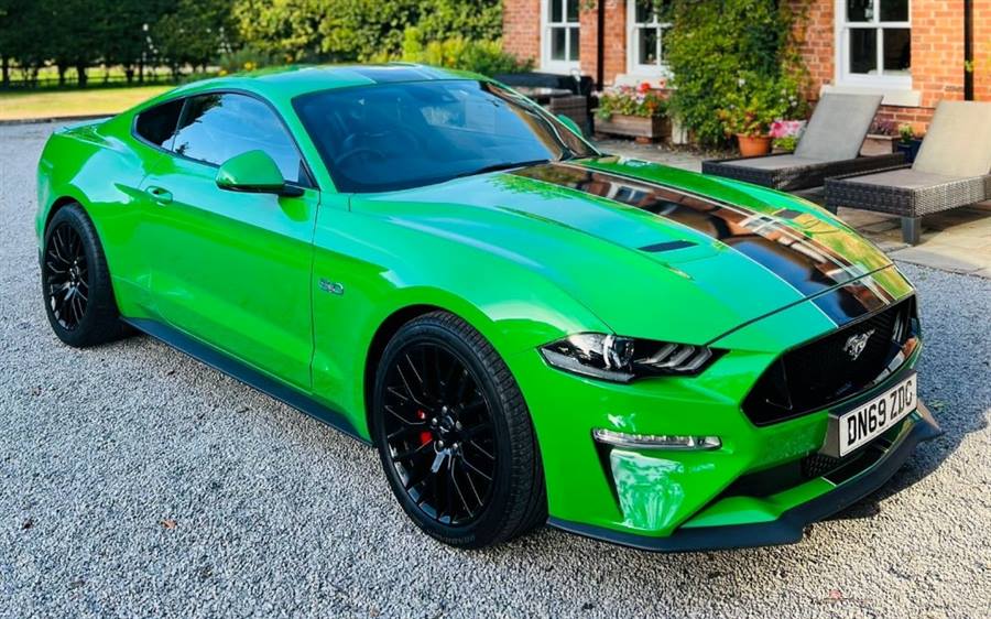Ford Mustang wedding car