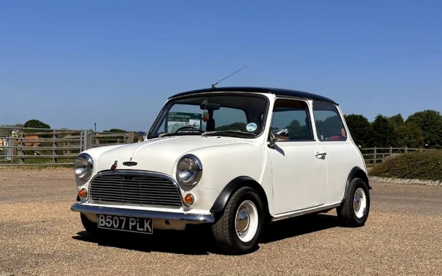 Austin Mini wedding car