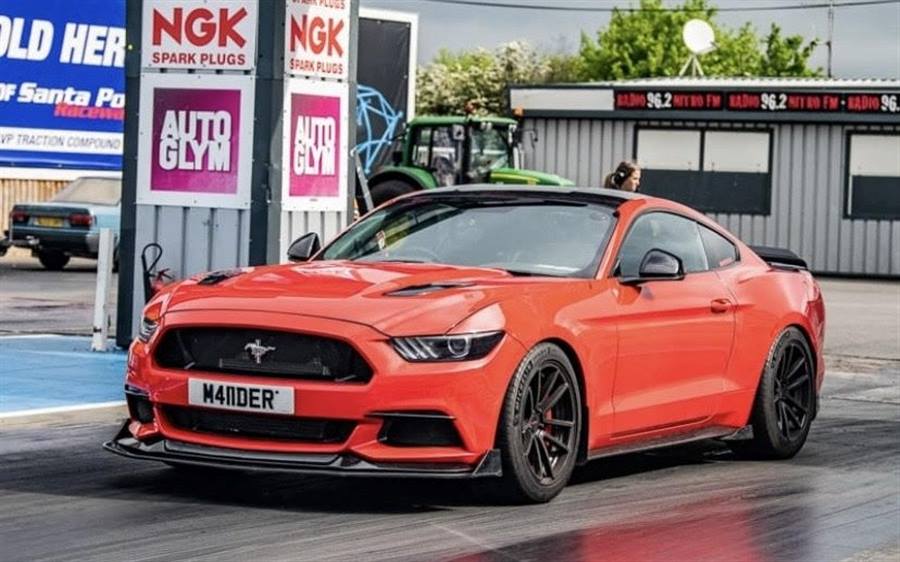 Ford Mustang wedding car