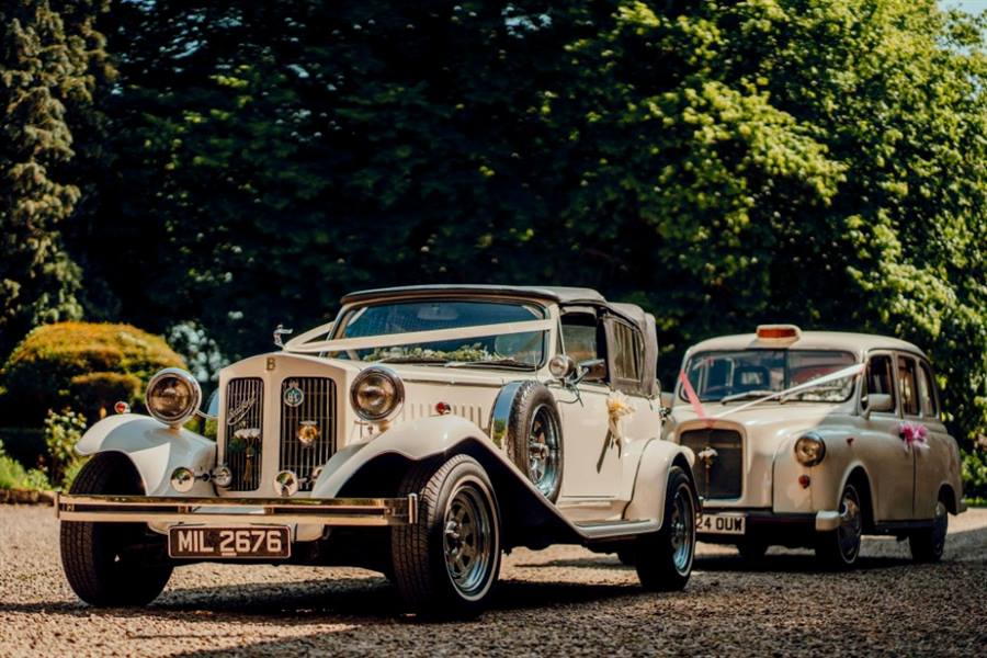 Beauford & Fairway Taxi A Vintage Pair wedding car