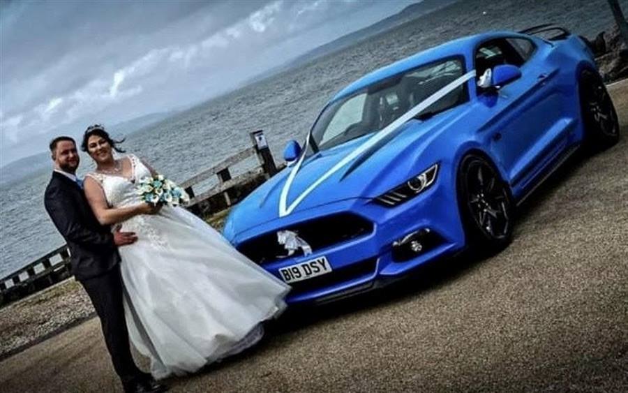 Ford Mustang wedding car