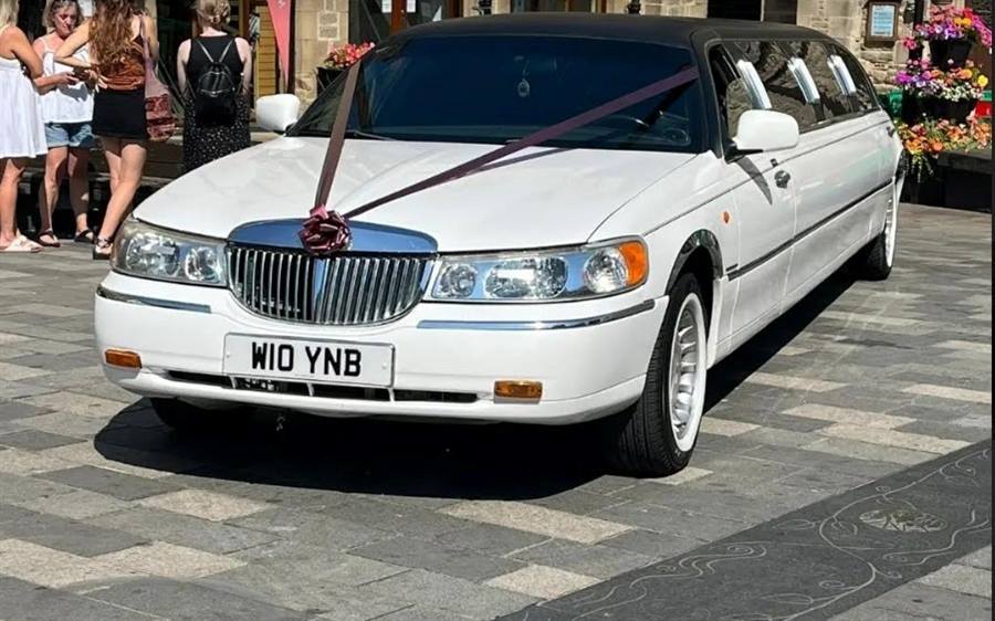 White Lincoln Town Car Limousine wedding car #12405