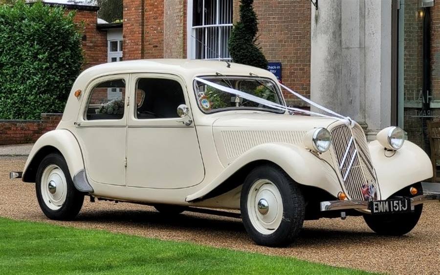 Citroën Traction Avant 11BL wedding car