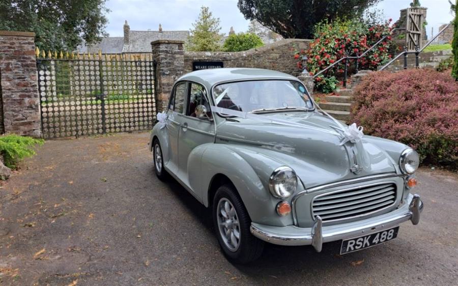 Morris Minor 1000 wedding car