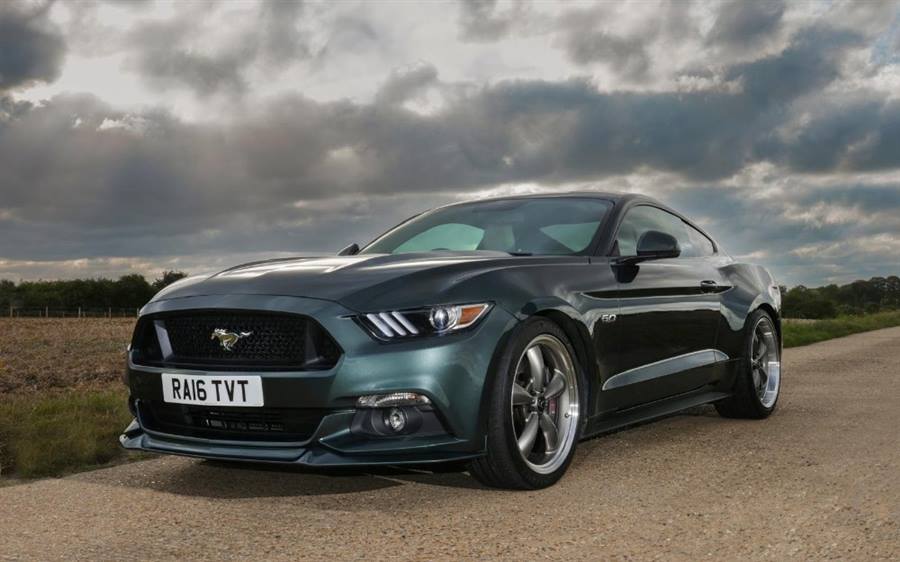 Green Ford Mustang GT 2015 wedding car in Burnham Westgate #12618