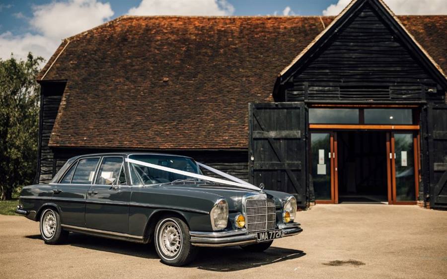 Mercedes-Benz 280SE 3.5 wedding car