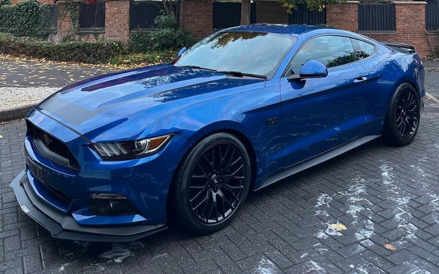 Ford Mustang wedding car