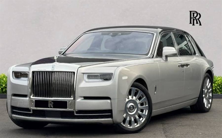 Rolls Royce Phantom 8 wedding car