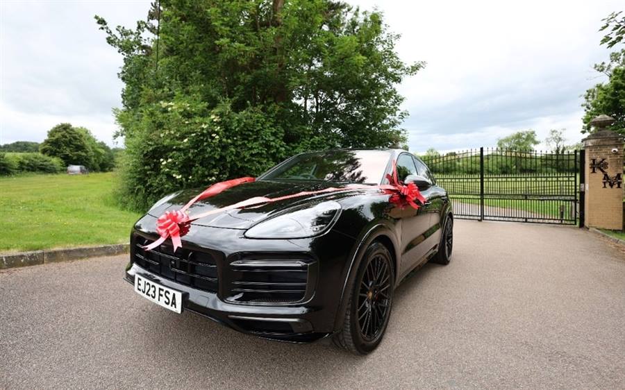 Porsche Cayenne wedding car