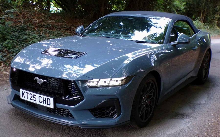Ford Mustang wedding car