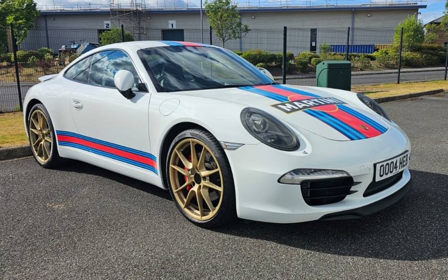 Porsche 911 Carrera S wedding car