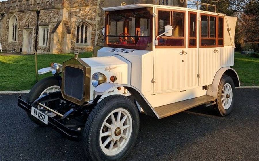 Fleur-de-lis Belgravia wedding car