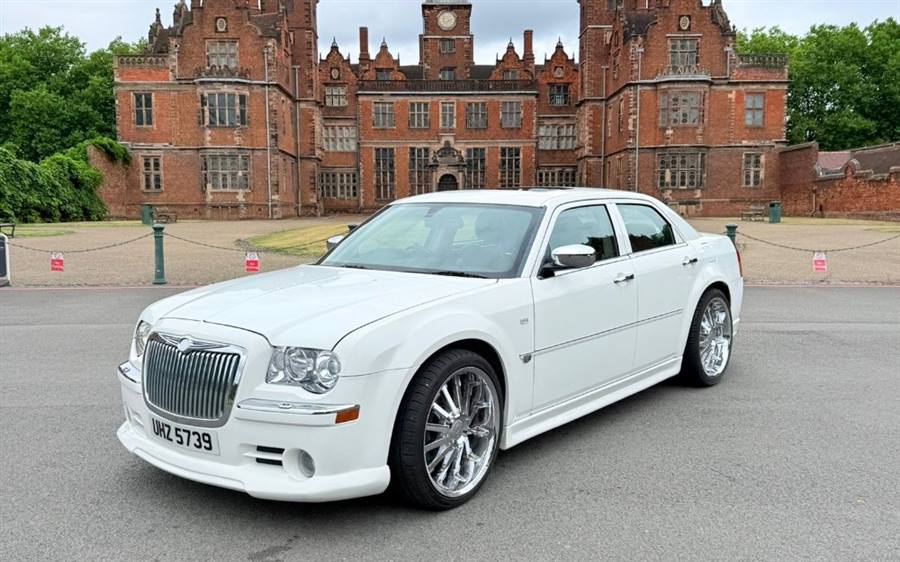 Chrysler 300c wedding car
