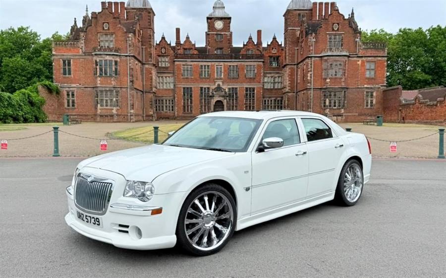 Chrysler 300c wedding car