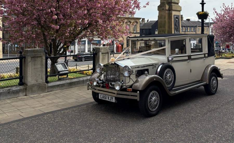 Imperial Viscount 1930s Limousine wedding car