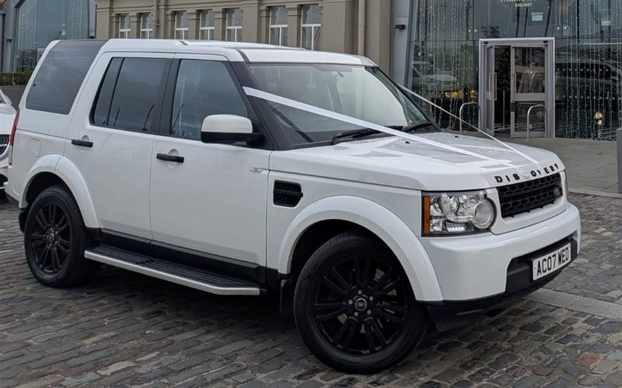 Land Rover Discovery wedding car