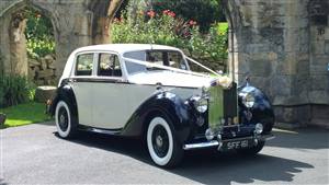 Rolls Royce 1950 Silver Dawn Wedding car. Click for more information.