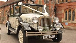 Imperial Viscount Wedding car. Click for more information.