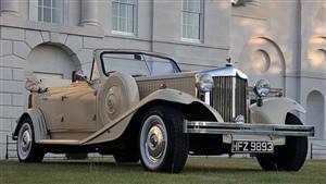 Beauford Long Bodied Wedding car. Click for more information.