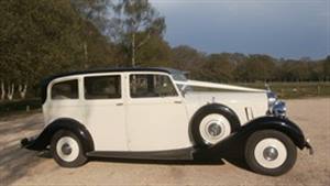 Rolls Royce 1938 Silver Wraith Wedding car. Click for more information.