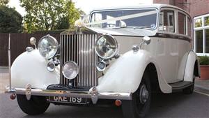 Rolls Royce Phantom III Wraith Wedding car. Click for more information.