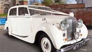 Rolls Royce Silver Wraith Wedding car. Click for more information.