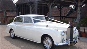 Rolls Royce Silver Cloud Wedding car. Click for more information.