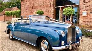 Rolls Royce Silver Cloud Wedding car. Click for more information.