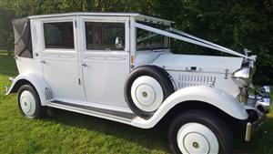 Imperial Viscount Landaulette Wedding car. Click for more information.