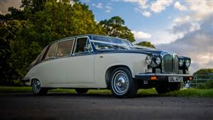 Daimler DS420 Wedding car. Click for more information.