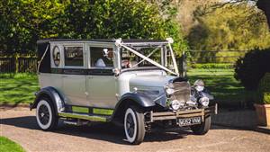 Imperial Viscount Wedding car. Click for more information.