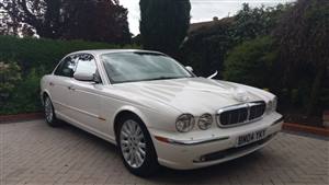 Jaguar XJ8 Wedding car. Click for more information.