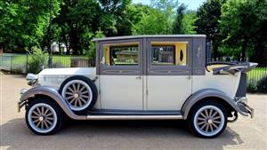 Imperial Viscount Wedding car. Click for more information.