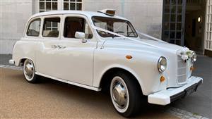 London Fairway Taxi Wedding car. Click for more information.