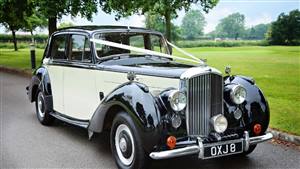 Bentley MK VI Wedding car. Click for more information.