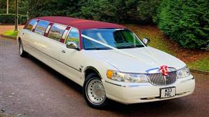 Lincoln Towncar Wedding car. Click for more information.