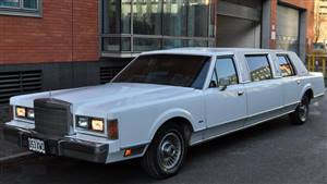 Lincoln Limo Pretty Woman 1989 Wedding car. Click for more information.
