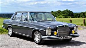 Mercedes-Benz 280SE 3.5 Wedding car. Click for more information.