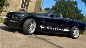 Ford Mustang GT 5.0 V8  Wedding car. Click for more information.