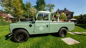 Land Rover Series 3 Defender Wedding car. Click for more information.