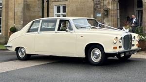 Daimler Sovereign Limousine Wedding car. Click for more information.