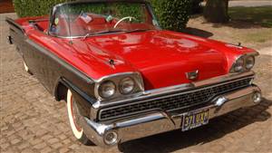 Ford Fairlane 500 Galaxie Skyliner Wedding car. Click for more information.