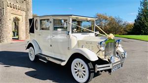 Vintage Imperial Seats 7 passengers Wedding car. Click for more information.