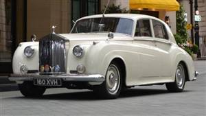 Rolls Royce Silver Cloud Wedding car. Click for more information.